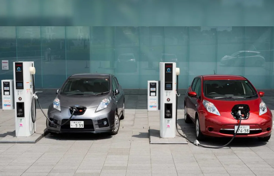 Electrifying the Future: How Electric Vehicles are Revolutionizing Transportation
